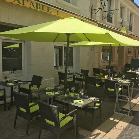 Logis Hotel Restaurant La Boule D'Or Шинон Екстер'єр фото