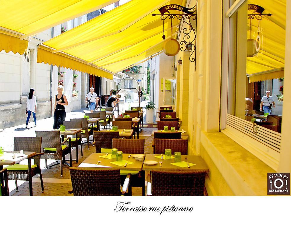 Logis Hotel Restaurant La Boule D'Or Шинон Екстер'єр фото