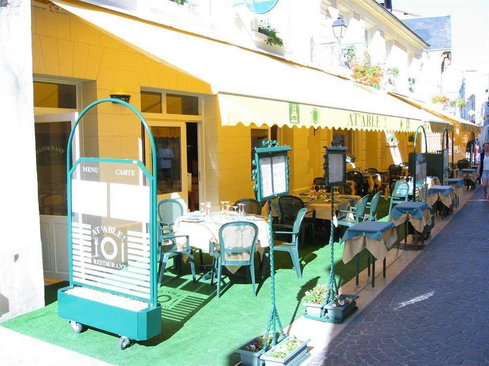 Logis Hotel Restaurant La Boule D'Or Шинон Екстер'єр фото