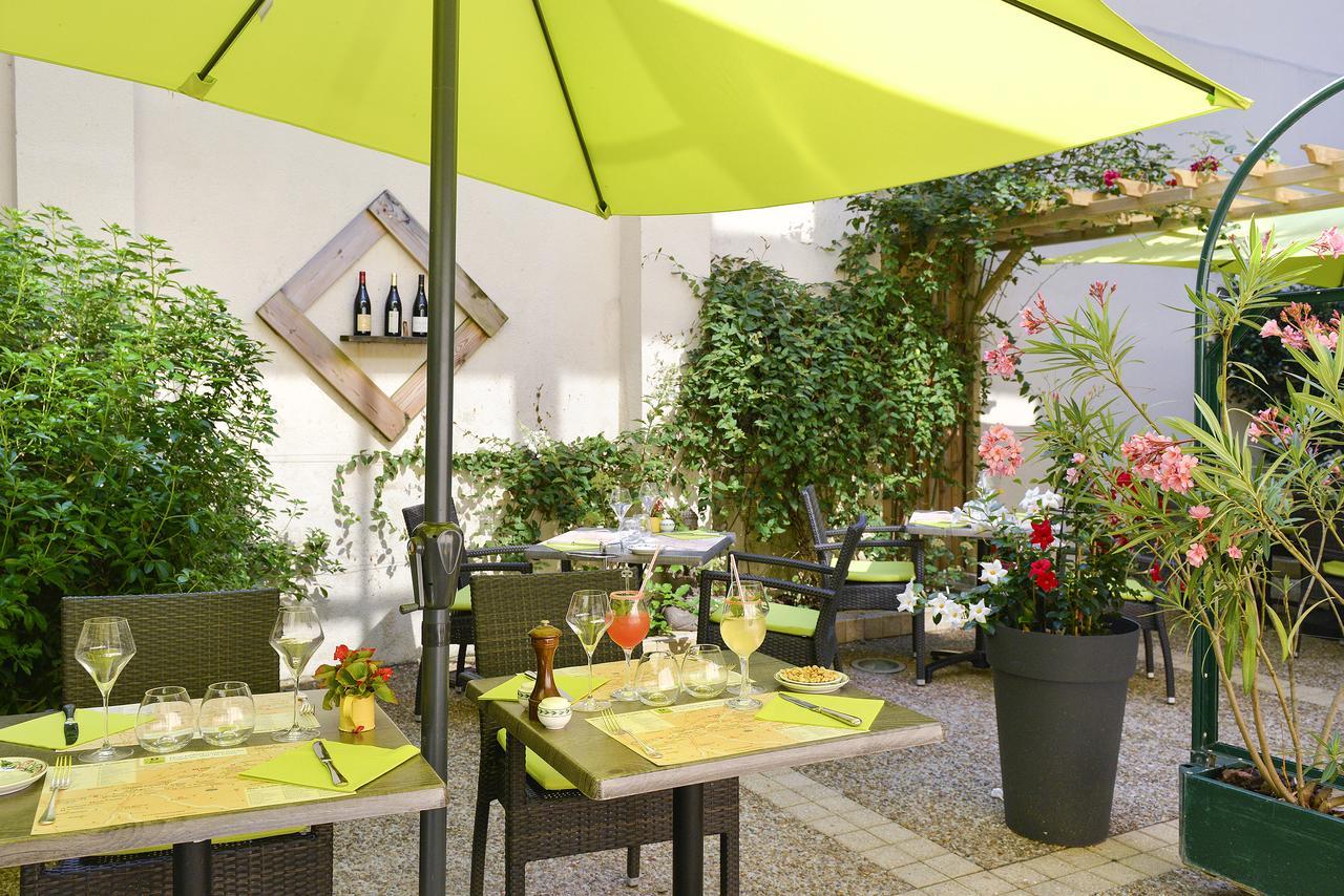 Logis Hotel Restaurant La Boule D'Or Шинон Екстер'єр фото