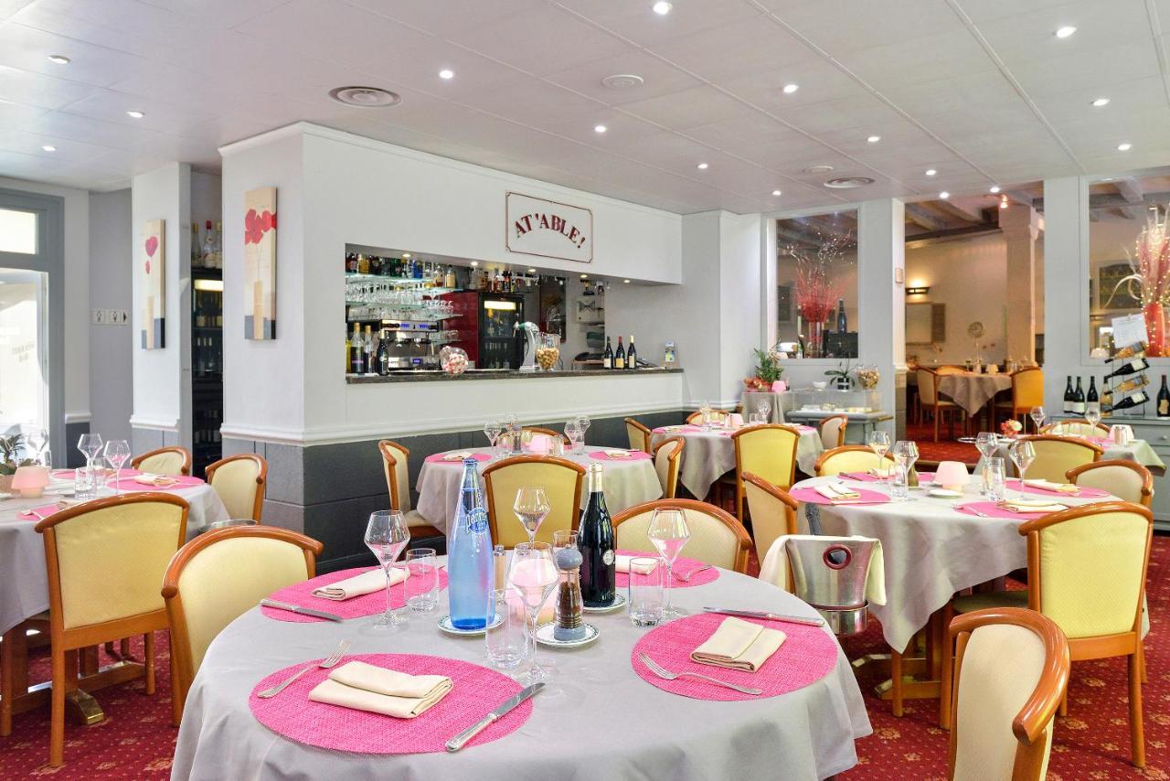 Logis Hotel Restaurant La Boule D'Or Шинон Екстер'єр фото