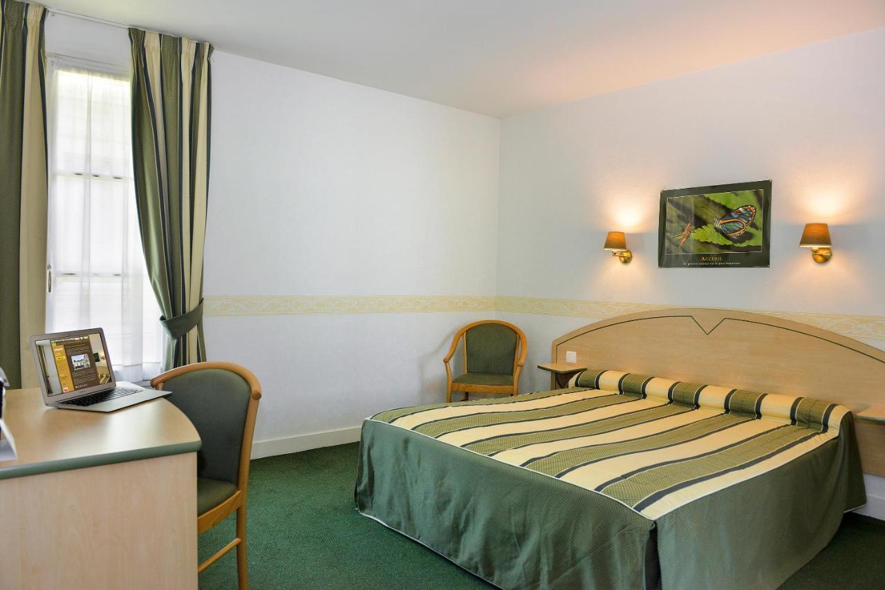Logis Hotel Restaurant La Boule D'Or Шинон Екстер'єр фото